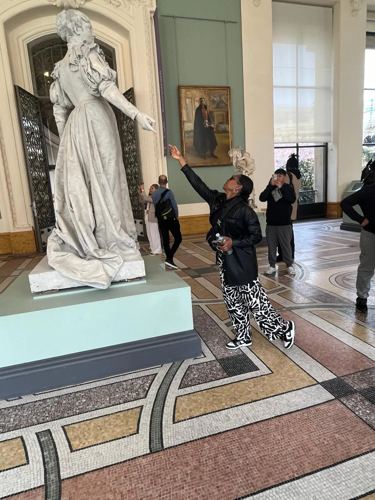 HU-MS² scholars during the Paris cultural immersion